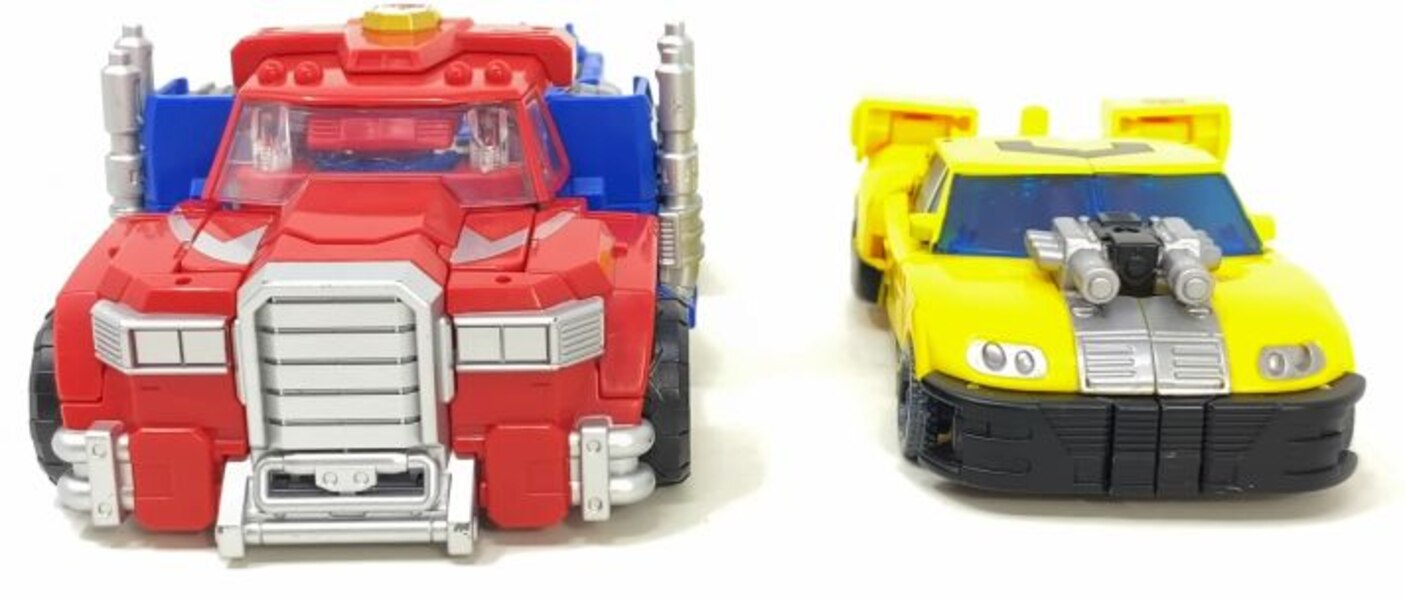 Image Of Legacy Evolution Commander Armada Optimus Prime  (21 of 30)